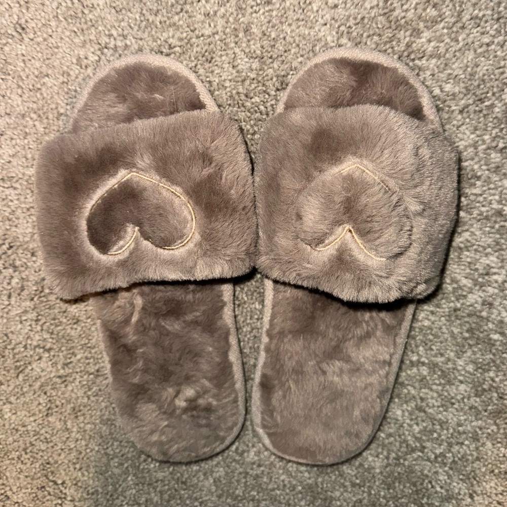 Fuzzy Heart Slippers NEW
